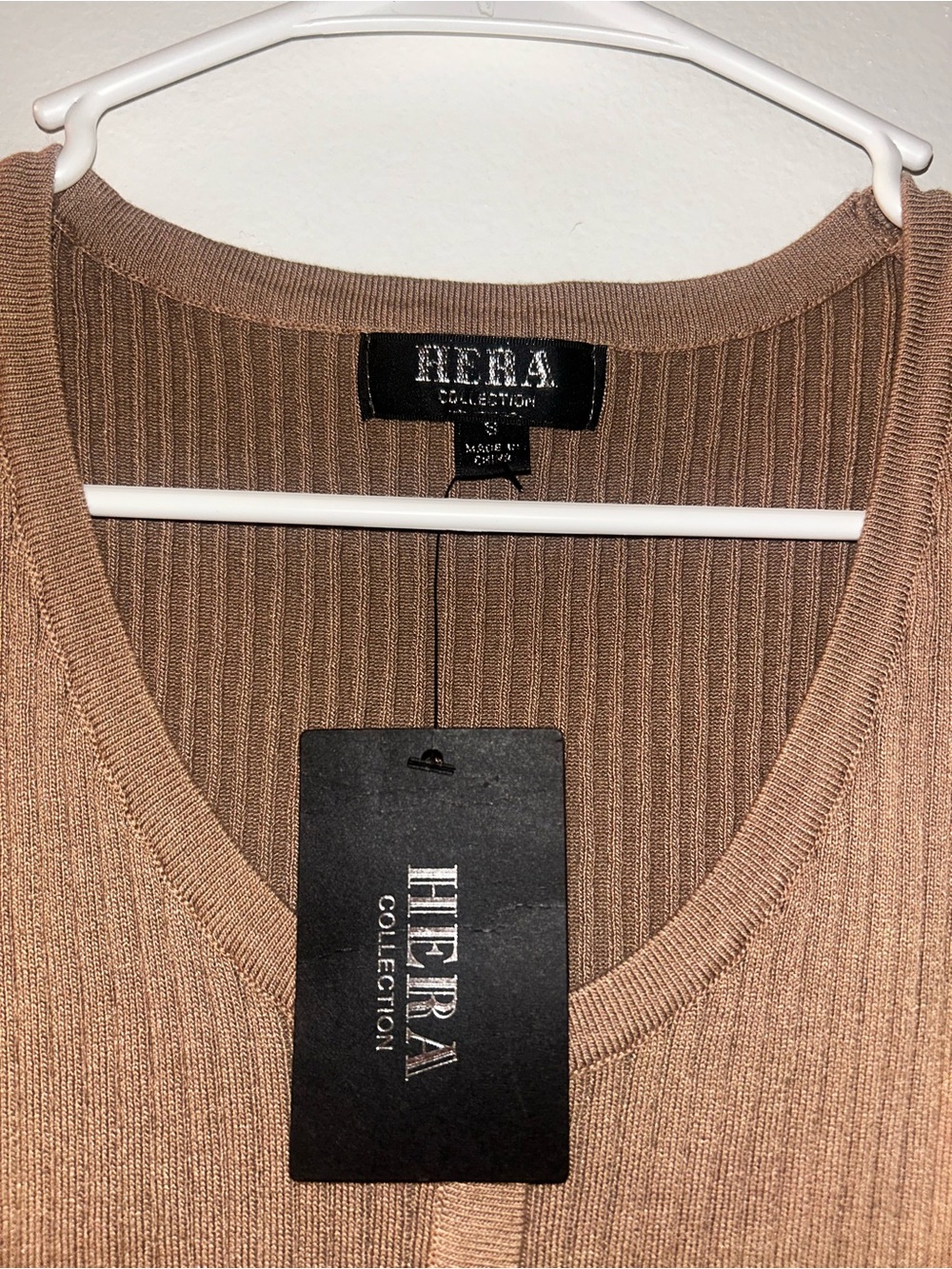 Hera Collection Cropped Ribbed Tank - Picture 6 of 6